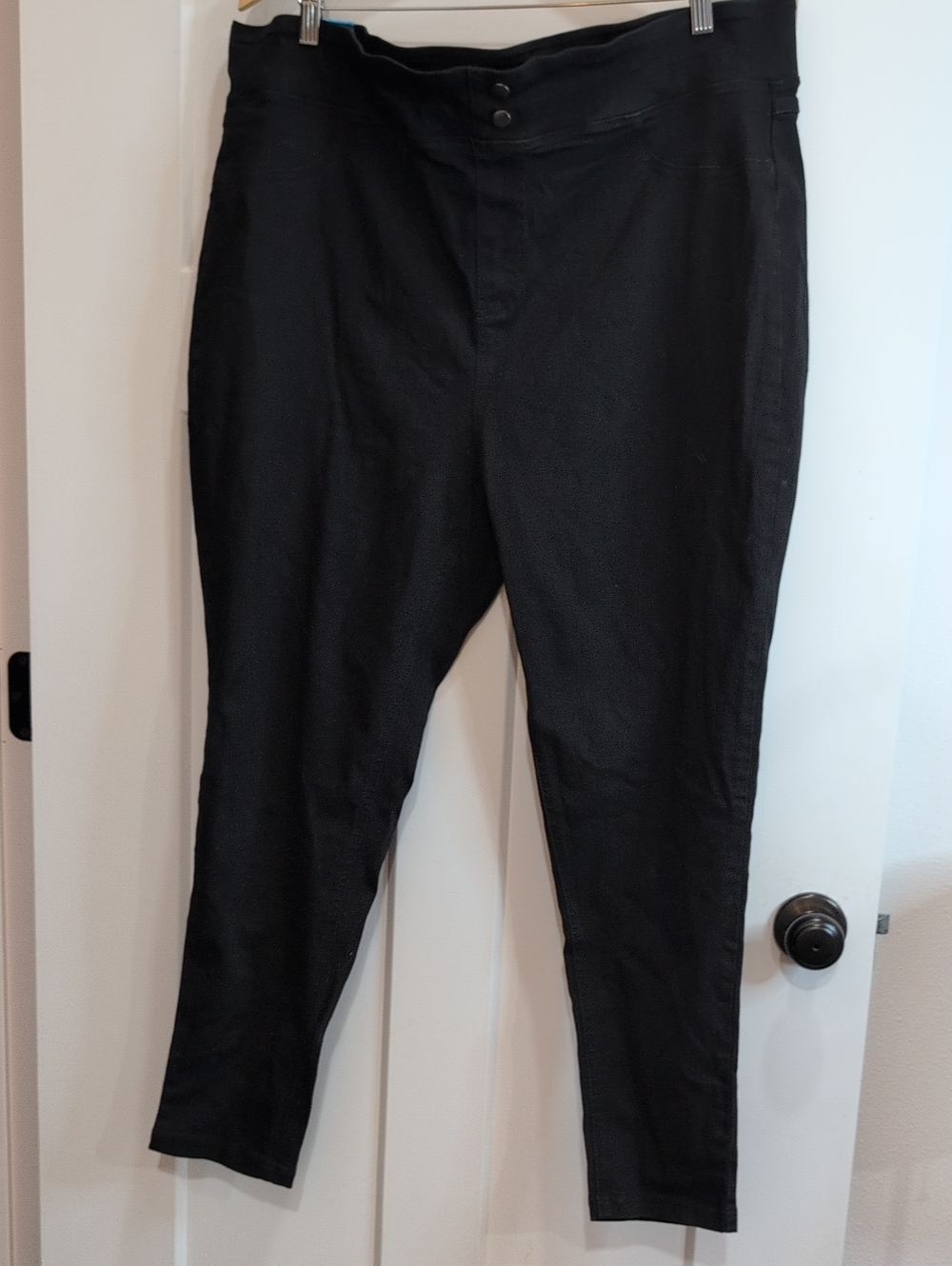 Terra & Sky Black Slim Tapered Women's Plus Size Chinos